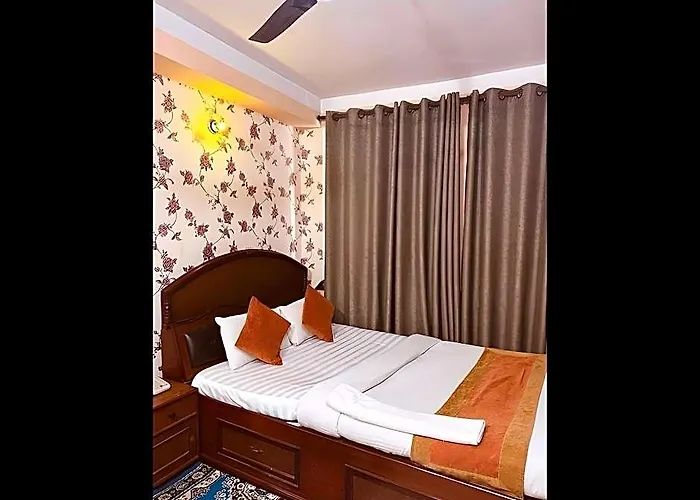Hotel Mandakini 3*